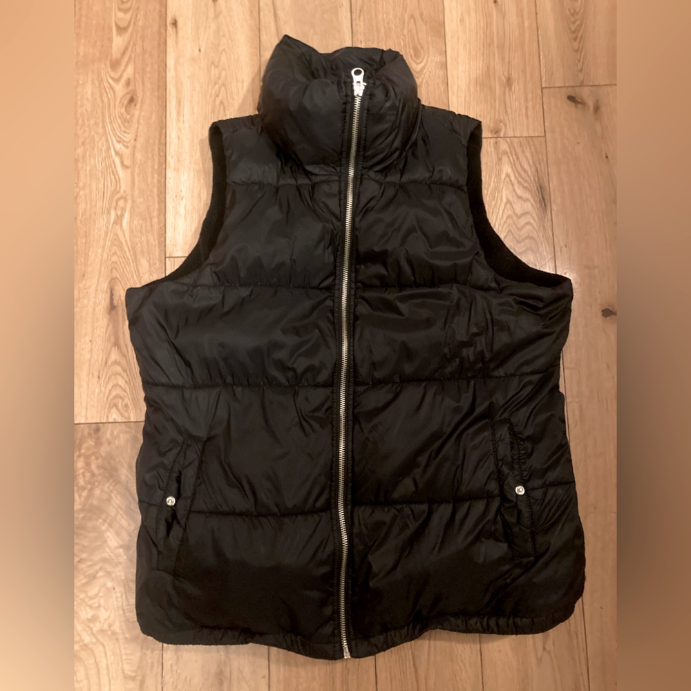 Old navy puffer vest M